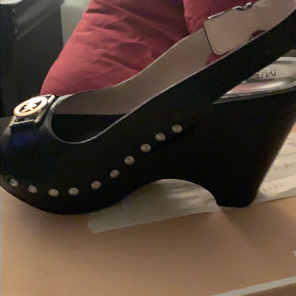 Michael Kors shoes - Picture 3 of 3